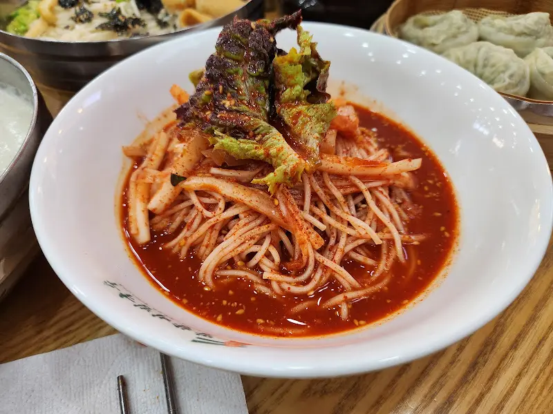 먕향비빔국수 비빔국수 근접샷
