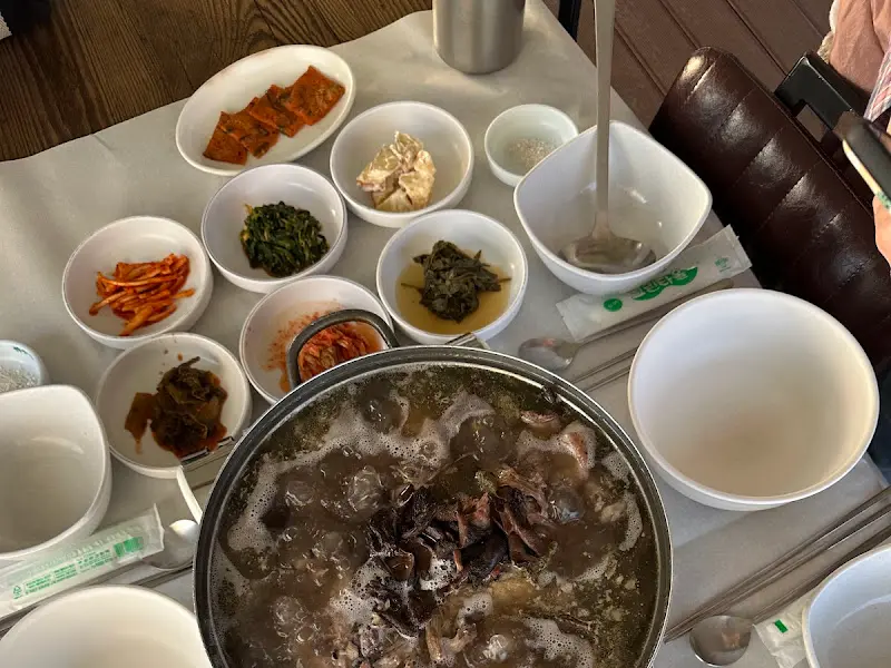 능이오리백숙 한상차림