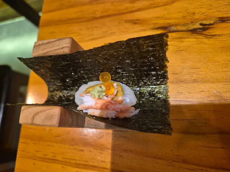 김에 감싸진 스시