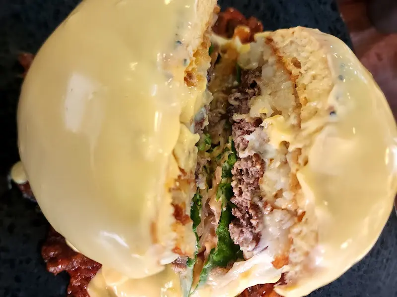 분더버거 치즈 폭탄 버거