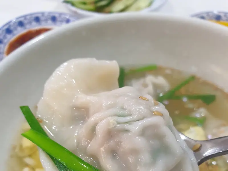 만둣국 속 만두