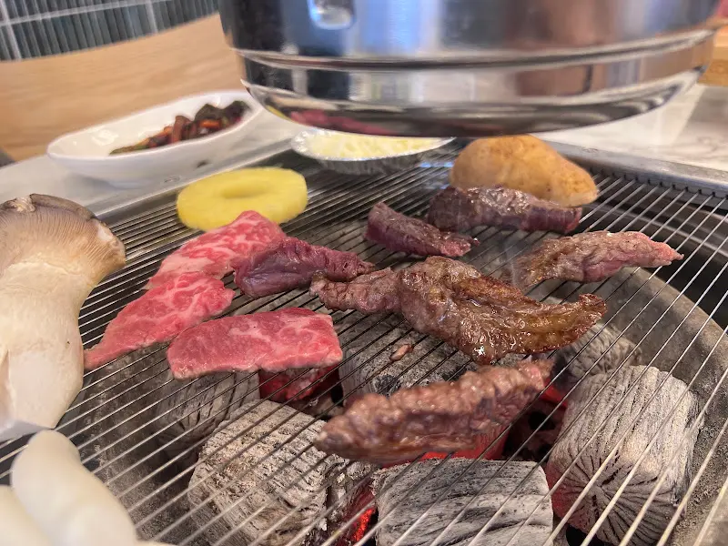 소고기 굽는 모습