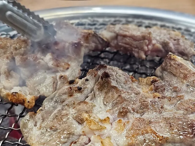 직원분이 구워주는 생갈비