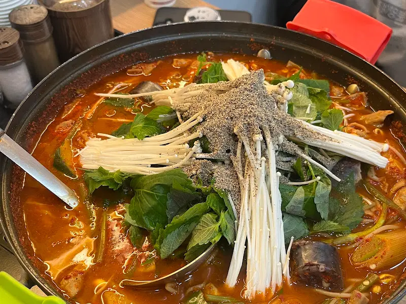 푸짐한 곱창전골