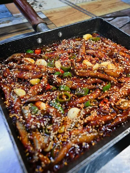 윤기가 좔좔 흐르는 멸치볶음