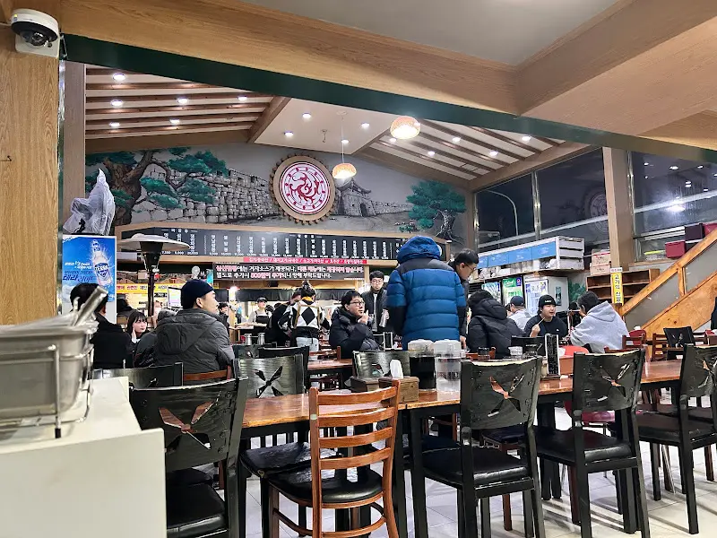 고구려짬뽕집 내부