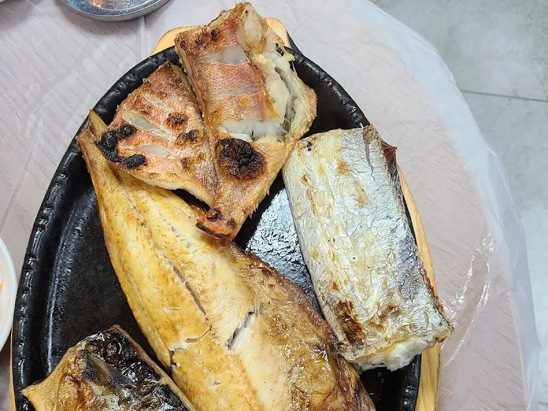 무꼬미 생선구이 근접샷