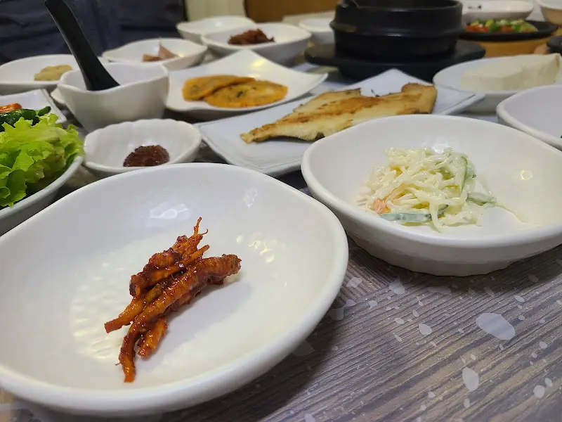 다양한 마늘 반찬들