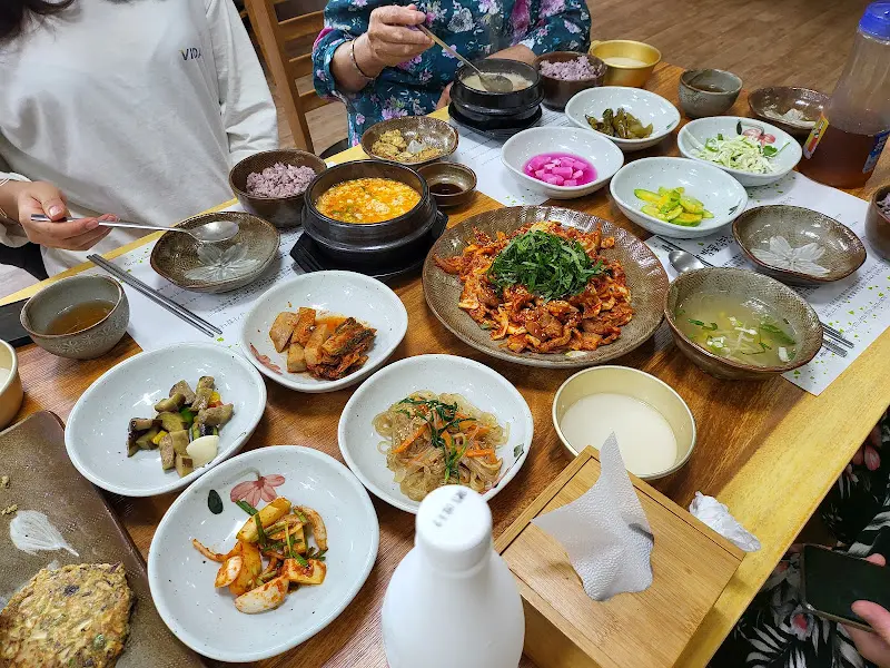 세자매 밤꽃식당 한상차림