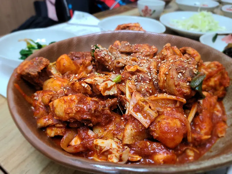 세자매 밤꽃식당 제육볶음 근접샷