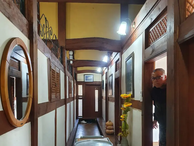 청학산 내부 복도