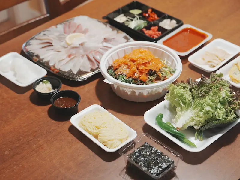 회와 물회, 곁들임 전체 샷