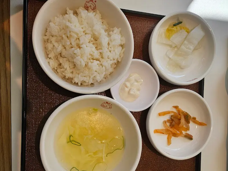 밥과 곁들임 찬