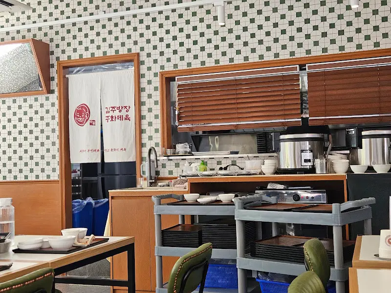 가게 내부 인테리어