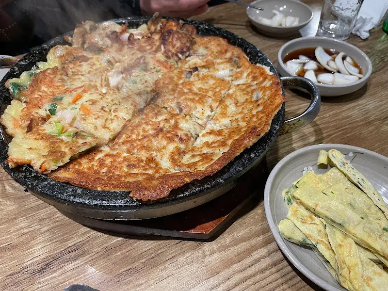 겉바속촉 녹두빈대떡