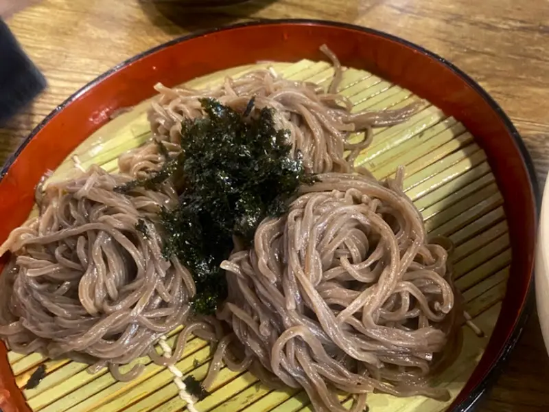 모밀 면의 탱글탱글함이 느껴지는 사진