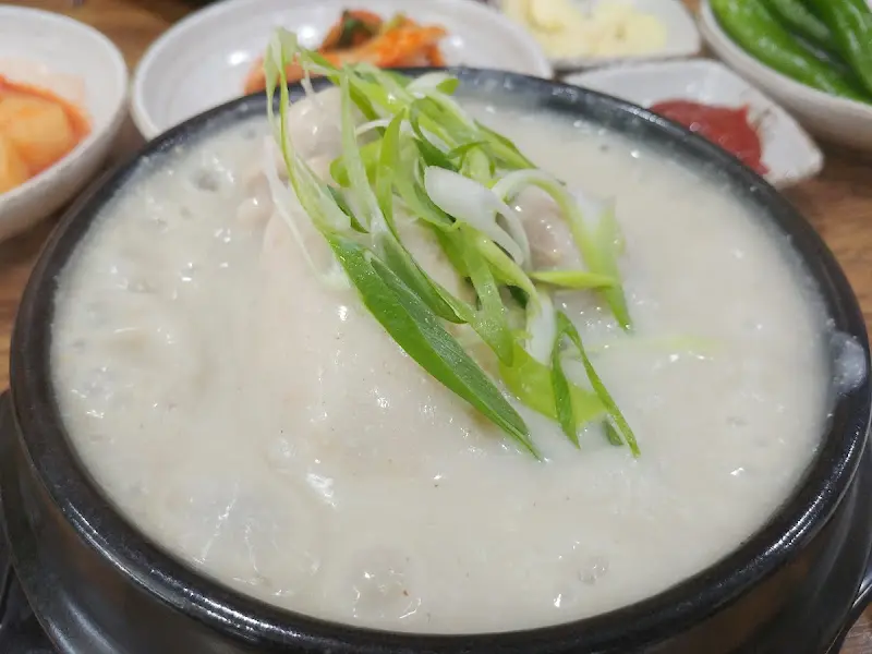 들깨 삼계탕 근접샷