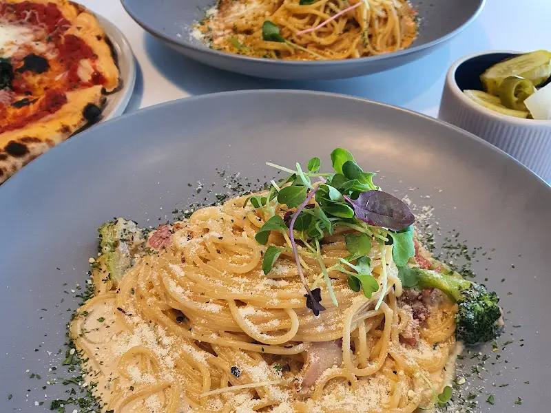 파스타, 피자, 샐러드