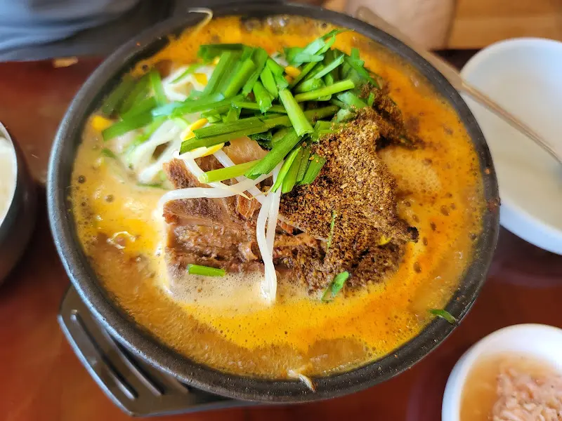 푸짐한 뼈해장국