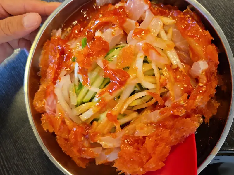 푸짐한 물회 한 그릇