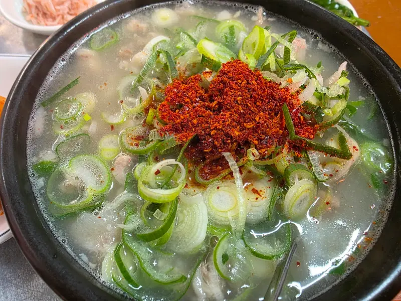 하동식당 섞어 돼지국밥 비주얼