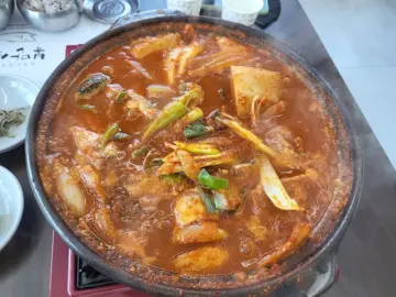 남해 바다를 품은 절경, 복만식당에서 맛보는 갈치 한 상! 남해군 맛집 탐방기