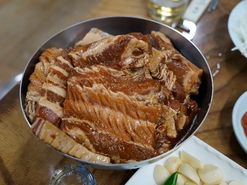맛있게 구워진 돼지갈비
