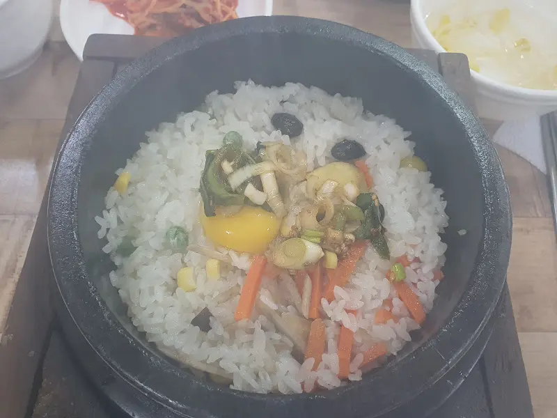 고을돌솥밥의 비주얼