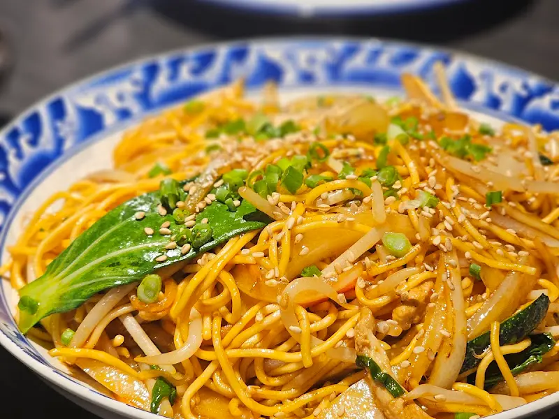 홍콩식 에그 누들의 향긋한 풍미