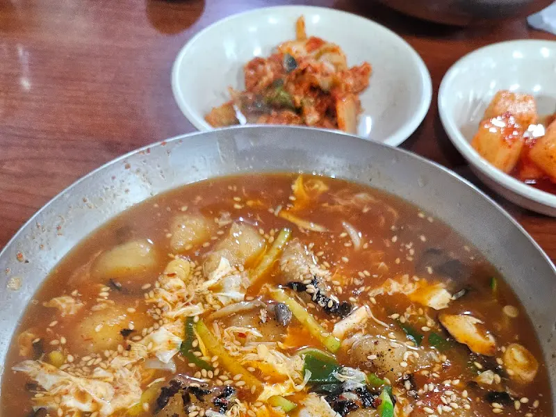 얼큰해장순두부와 밑반찬