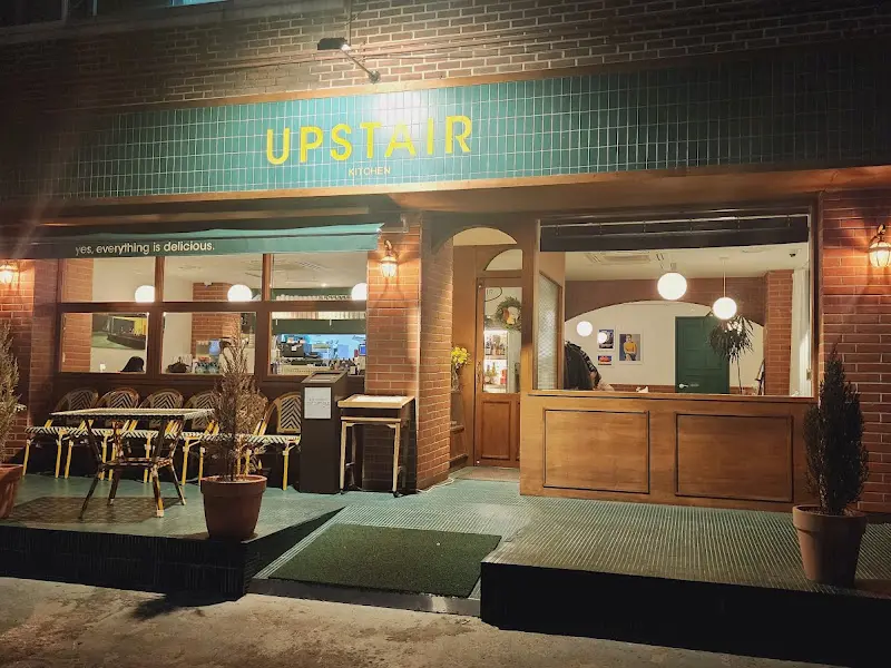 UPSTAIR 외부 전경
