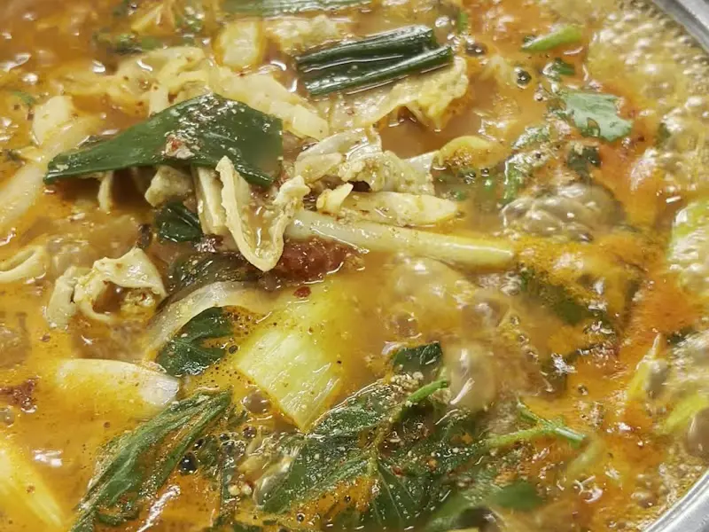 곱창과 야채가 어우러진 곱창전골