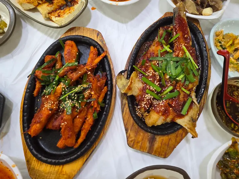 코다리 구이와 더덕 구이