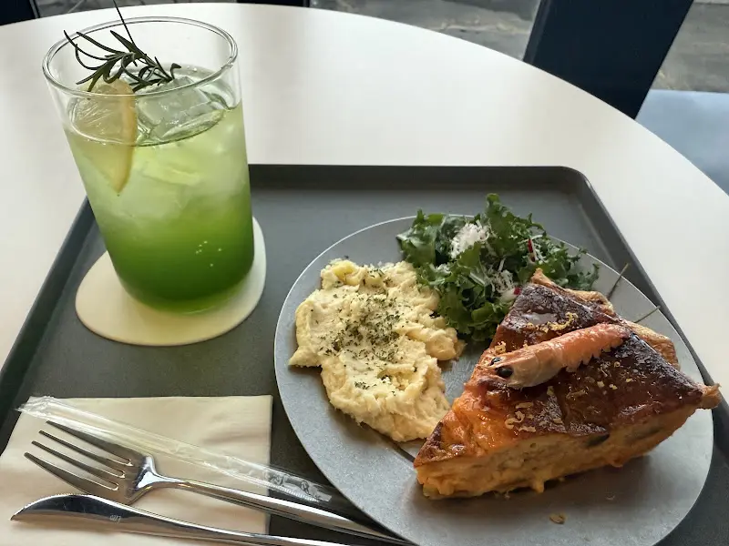 딱새우 키쉬와 아메리카노