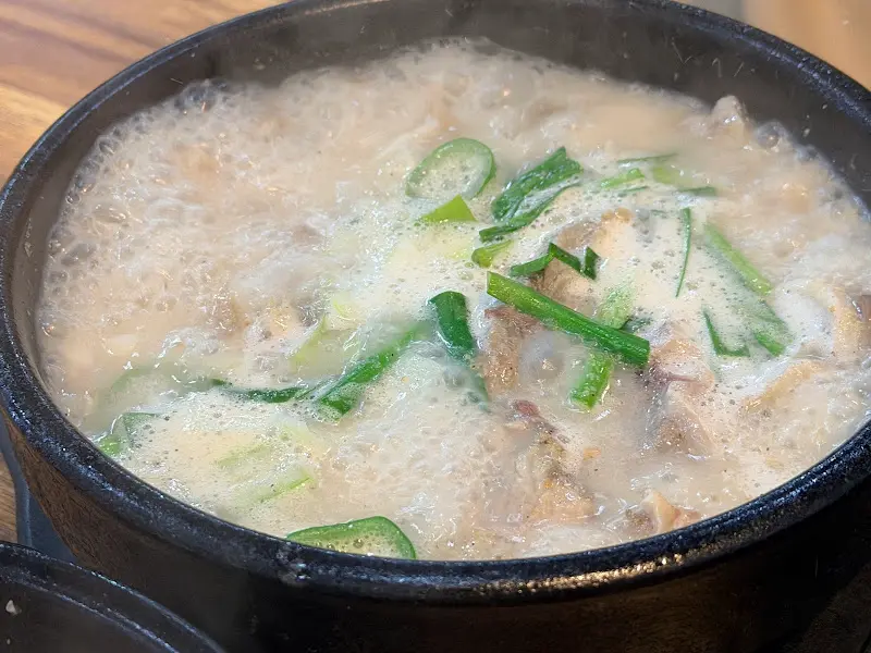 푸짐한 순대국밥