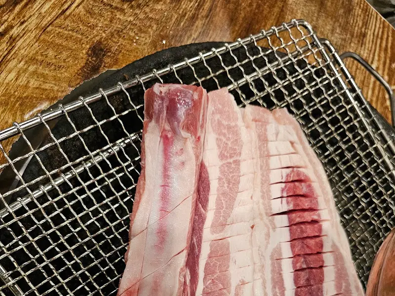 불판 위의 고기