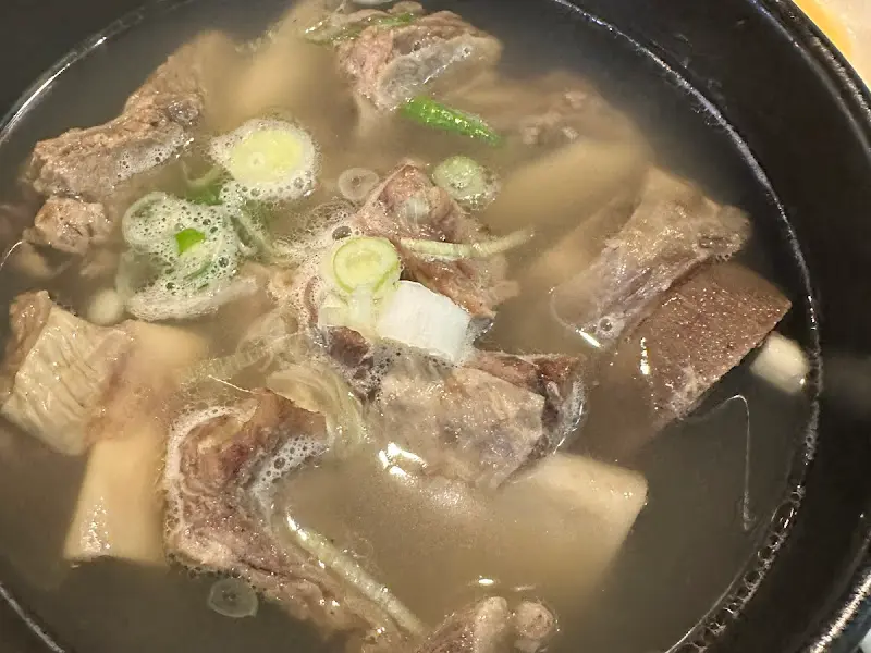 푸짐한 갈비탕