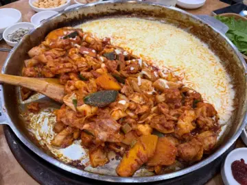 과학적 미식 탐험: 사천에서 발견한 숨겨진 치즈 닭갈비 맛집