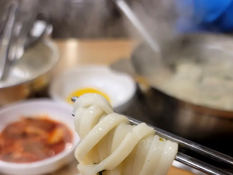 쫄깃한 칼제비 면발