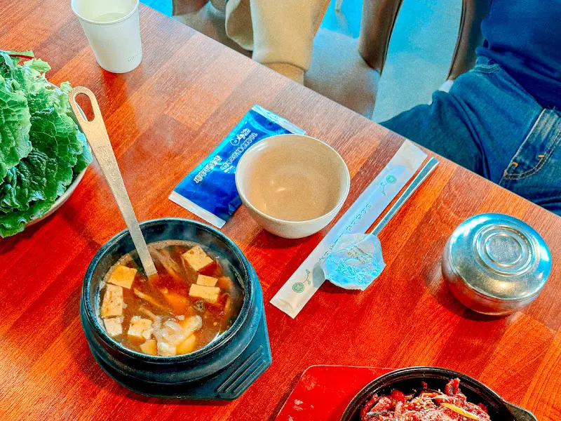 뚝배기에 담긴 된장찌개