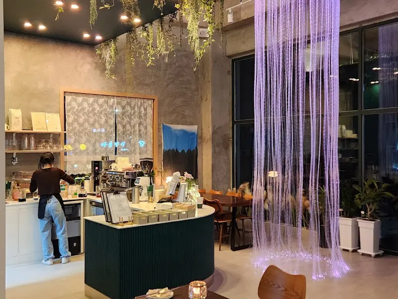 아자 내부 전경