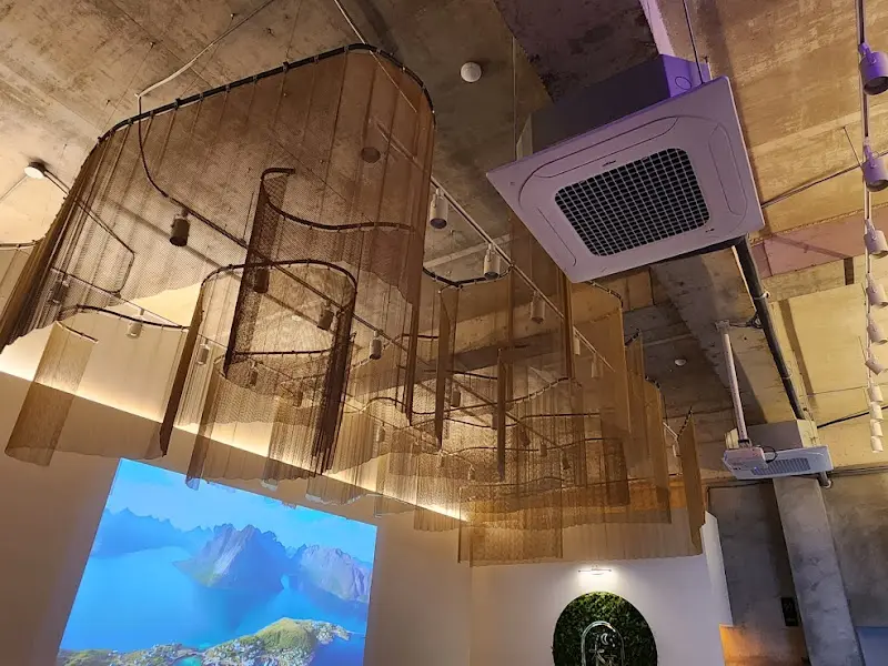 아자의 독특한 천장 장식