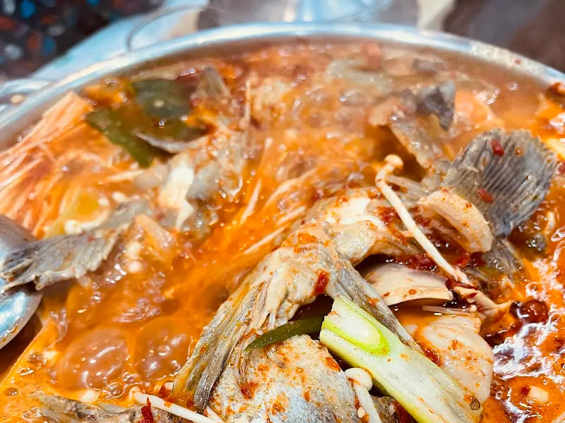 보글보글 끓는 우럭탕