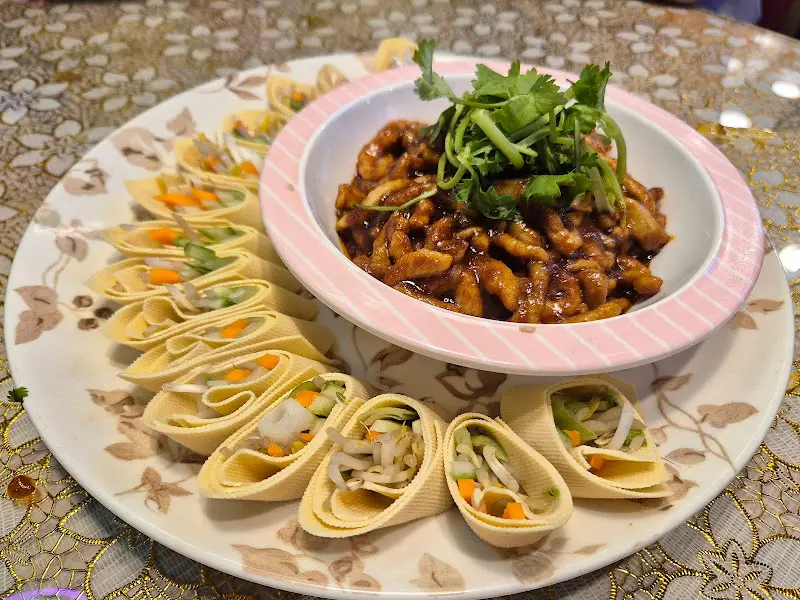 경장육사의 섬세한 플레이팅