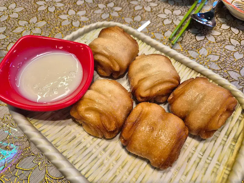 겉바속촉 튀김빵과 연유의 조화