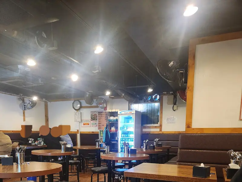 화곡 영양족발 내부