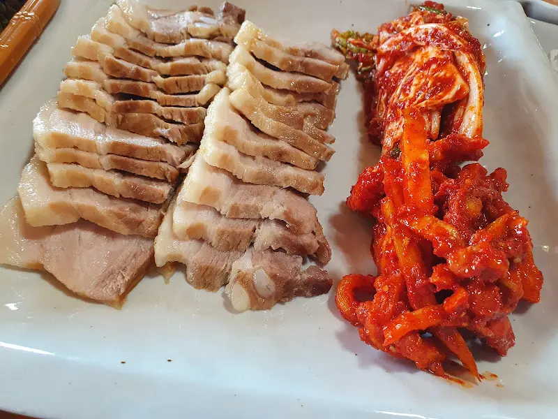 윤기 좔좔 흐르는 보쌈