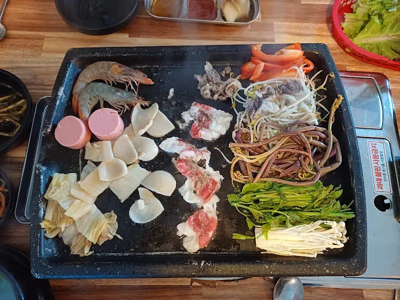 차돌삼합 구워지는 모습