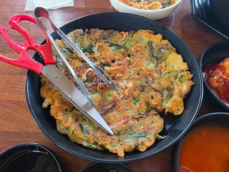 큼지막한 부추전의 위엄