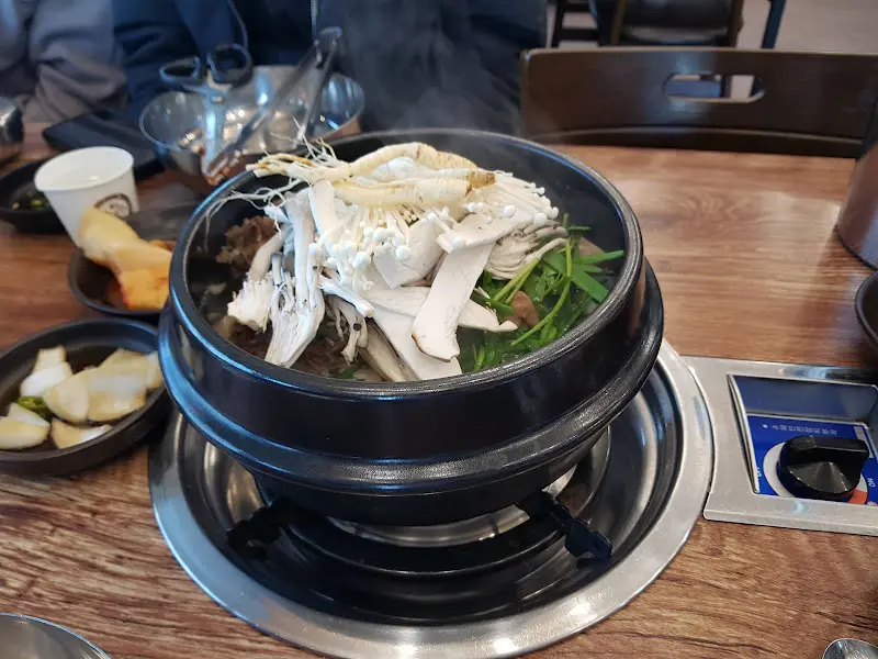 수북하게 쌓인 팽이버섯